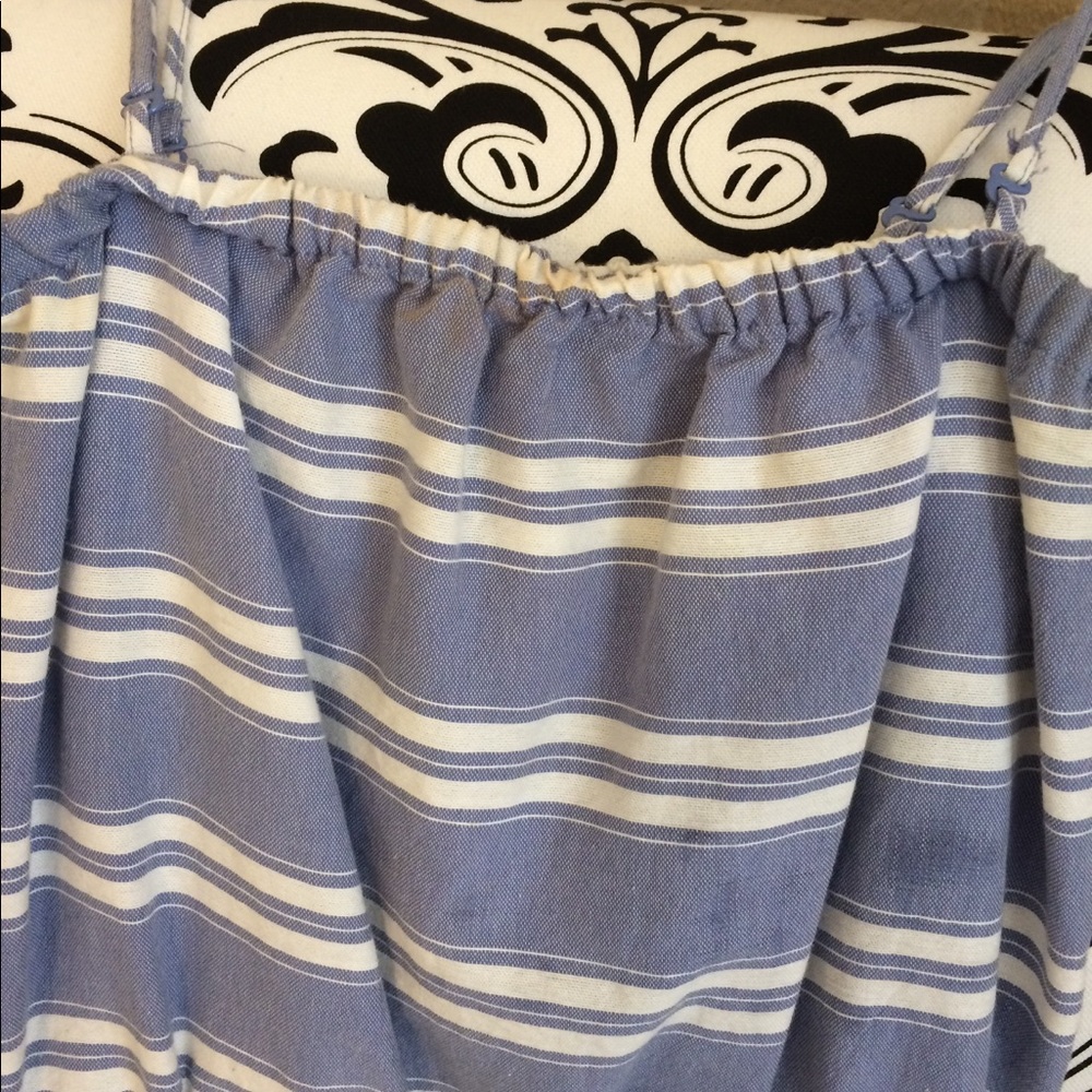 An XS gap sundress